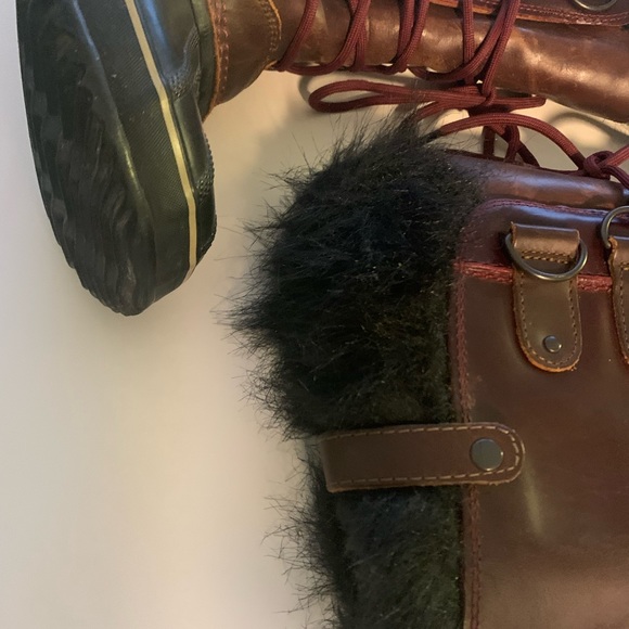 Sorel- Joan of Artic thick dark red wool lined winter boots - Picture 2 of 15